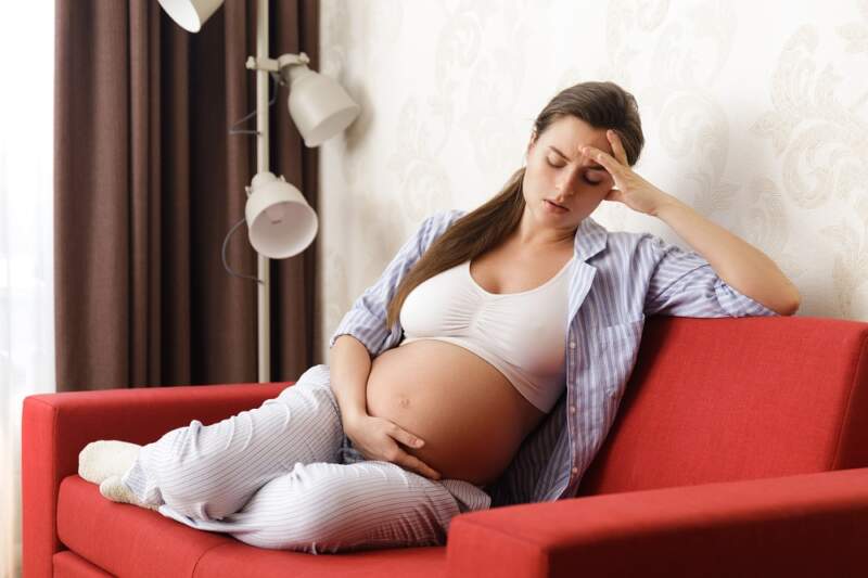 Uciążliwie wymioty w ciąży – jak je przetrwać?